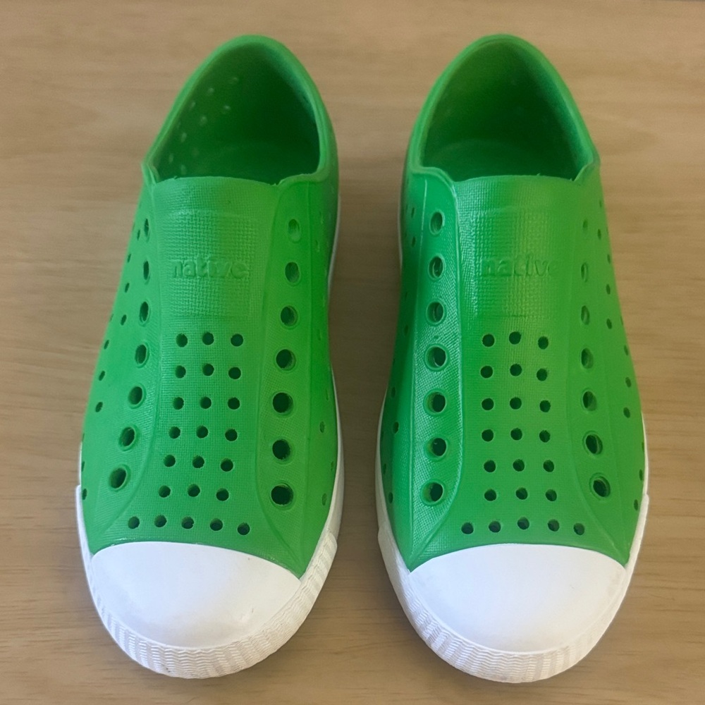 Native Kids Green and White Water Shoes
